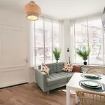 Charming Getaway * The Hague