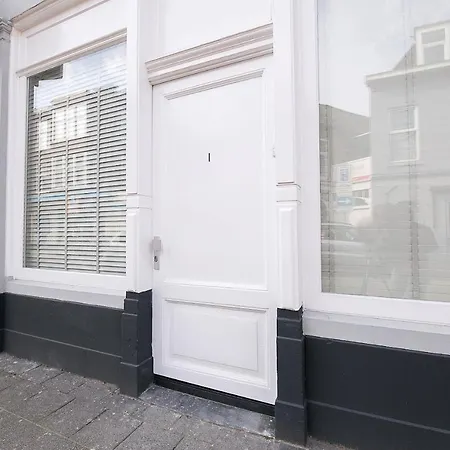 Four Star - Badhuisstraat
