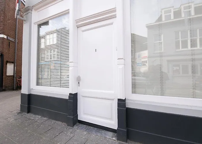 Four Star - Badhuisstraat